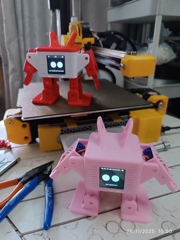 Các Otto Robot nhiều màu sắc khác nhau